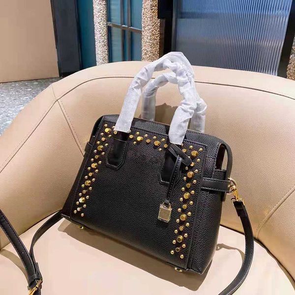 2020 new women leather handbags female mother women leather handbags hand mother bill of lading shoulder bag women bag
2020 new women leather handbags female mother women leather handbags hand mother bill of lading shoulder bag women bag