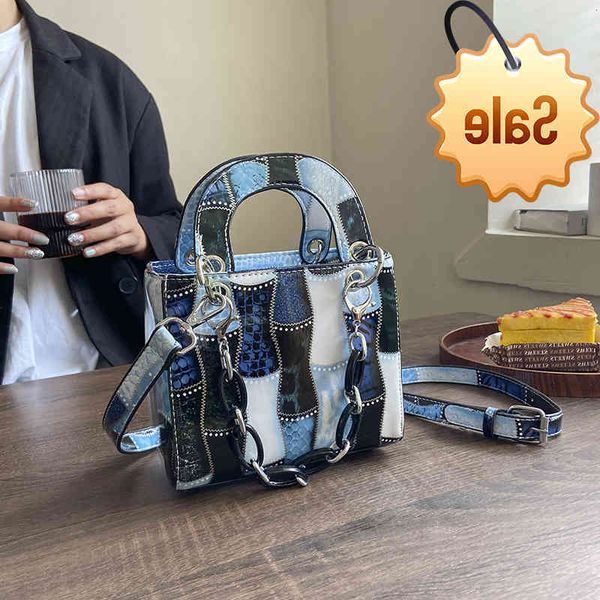 fashion handbag women 2021 new french design women's messenger mini princess personalized trendy bag
fashion handbag women 2021 new french design women's messenger mini princess personalized trendy bag