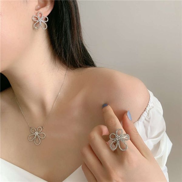 hbp fashion star's full diamond five petal flower necklace choker cool wind net red simple temperament same ring earrings, Silver
hbp fashion star's full diamond five petal flower necklace choker cool wind net red simple temperament same ring earrings, Silver