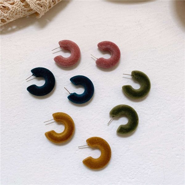 hbp korean east gate fashion temperament sweet girl heart versatile 925 silver needle candy color flocking ring c-shaped earrings
hbp korean east gate fashion temperament sweet girl heart versatile 925 silver needle candy color flocking ring c-shaped earrings