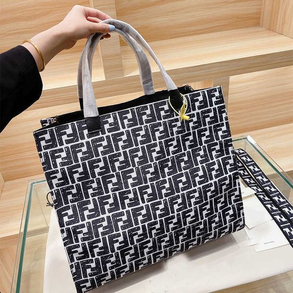 women luxurys designers bags 2021 womens handbags purses designer crossbody wallet bag louisbags_18 contrast california sky color fashion ve
women luxurys designers bags 2021 womens handbags purses designer crossbody wallet bag louisbags_18 contrast california sky color fashion ve