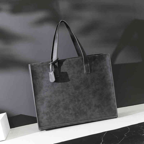 handbags bags 2022 men's single shoulder tote horizontal portable high-capacity travel trend and women's universal messenger, Black;red
handbags bags 2022 men's single shoulder tote horizontal portable high-capacity travel trend and women's universal messenger, Black;red