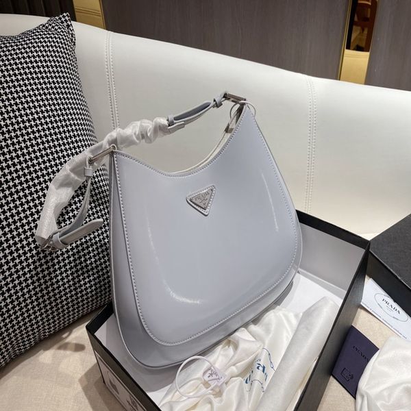 2021 new simple fashion armpit spring summer one shoulder portable mirror women's star same bag crossbody bag ysj
2021 new simple fashion armpit spring summer one shoulder portable mirror women's star same bag crossbody bag ysj