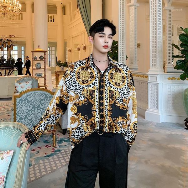 male streetwear hip hop party dress shirts stage show costumes men long sleeve satin style vintage print loose casual chic shirt, White;black
male streetwear hip hop party dress shirts stage show costumes men long sleeve satin style vintage print loose casual chic shirt, White;black