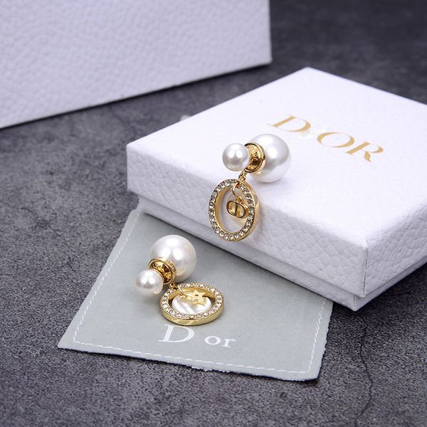 luxury jewelry new star inlaid round female family white fritillaria tassel size pearl earrings, Golden
luxury jewelry new star inlaid round female family white fritillaria tassel size pearl earrings, Golden
