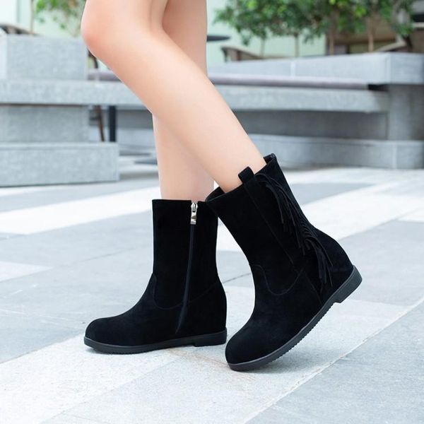 boots autumn and winter 2021 short female student middle heel snow tassel tube, Black
boots autumn and winter 2021 short female student middle heel snow tassel tube, Black