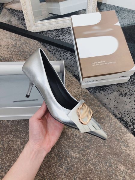 2021 good quality fashion women luxurys designers shoes designer sandals womens luxury high heels sandal dress shoess with box size 35-41 -h, Black
2021 good quality fashion women luxurys designers shoes designer sandals womens luxury high heels sandal dress shoess with box size 35-41 -h, Black