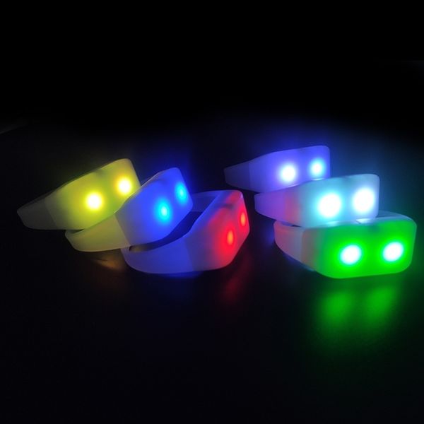 new type of led bracelet for aid annual concert 
new type of led bracelet for aid annual concert
