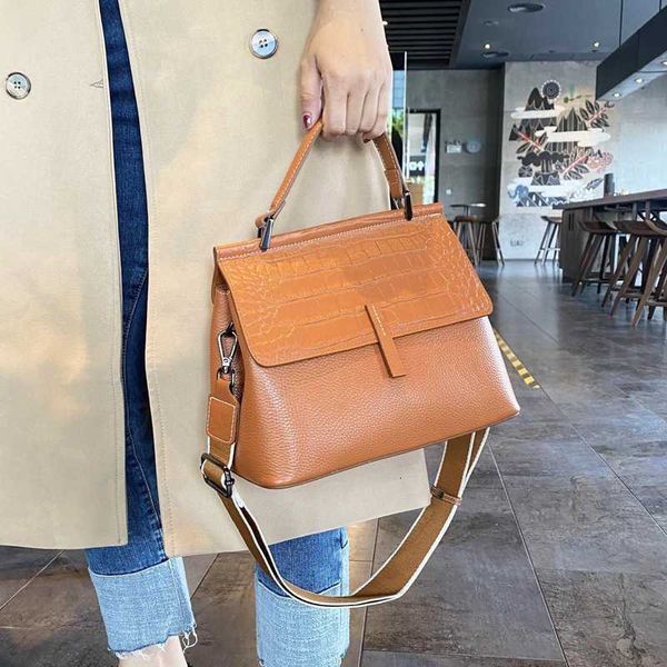 luxury handbags women's leather fashion 2021 single shoulder pattern diana layer cowhide msenger handbag 9903
luxury handbags women's leather fashion 2021 single shoulder pattern diana layer cowhide msenger handbag 9903