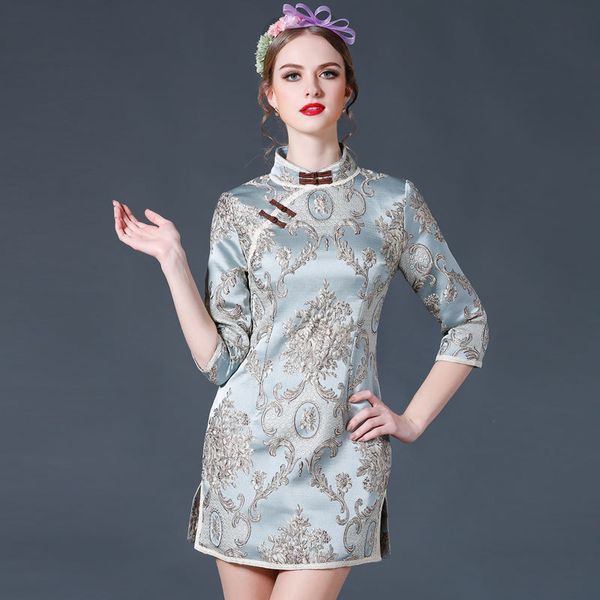 luxury cheongsam 2021 high end women's spring improved cheongsam coil button embroidery slim drs skirt, Blue;red
luxury cheongsam 2021 high end women's spring improved cheongsam coil button embroidery slim drs skirt, Blue;red