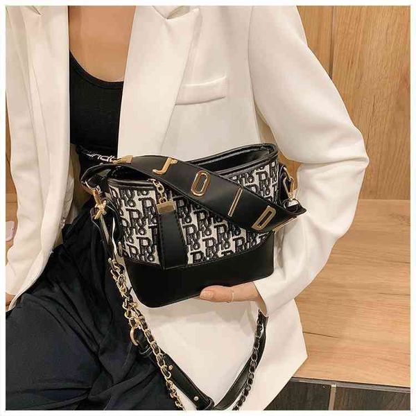75% off luggage factory wholesale popular small bag women's new one shoulder oblique cross net red chain, Black;red
75% off luggage factory wholesale popular small bag women's new one shoulder oblique cross net red chain, Black;red