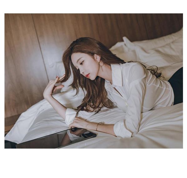 women's blouses & shirts women fashion turndown collar ol style slim blouse golden color splicing ladies elegant white chemise blusa mu
women's blouses & shirts women fashion turndown collar ol style slim blouse golden color splicing ladies elegant white chemise blusa mu