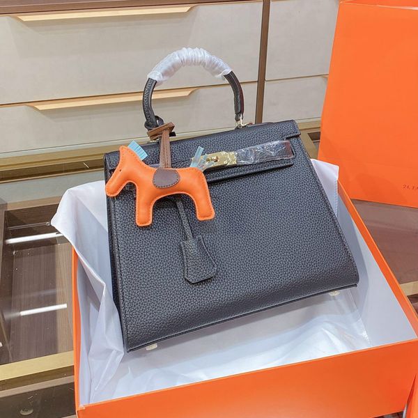 europe and america women bags handbag famous name lock catch kelly bag multi pochette bag handbag chain purse designer bags
europe and america women bags handbag famous name lock catch kelly bag multi pochette bag handbag chain purse designer bags