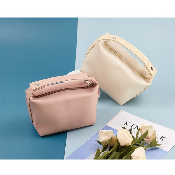 cloud folds cosmetic storage bag travel portable toilet bag leather waterproof zipper high quanlity women bags
cloud folds cosmetic storage bag travel portable toilet bag leather waterproof zipper high quanlity women bags
