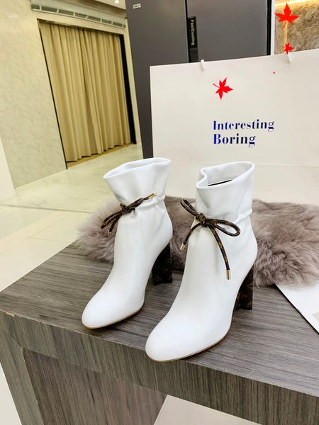sell new classic design wgg aus women snow boots u tall short women martin booties keep warm boot us 4.5-8.5 -k102, Black
sell new classic design wgg aus women snow boots u tall short women martin booties keep warm boot us 4.5-8.5 -k102, Black