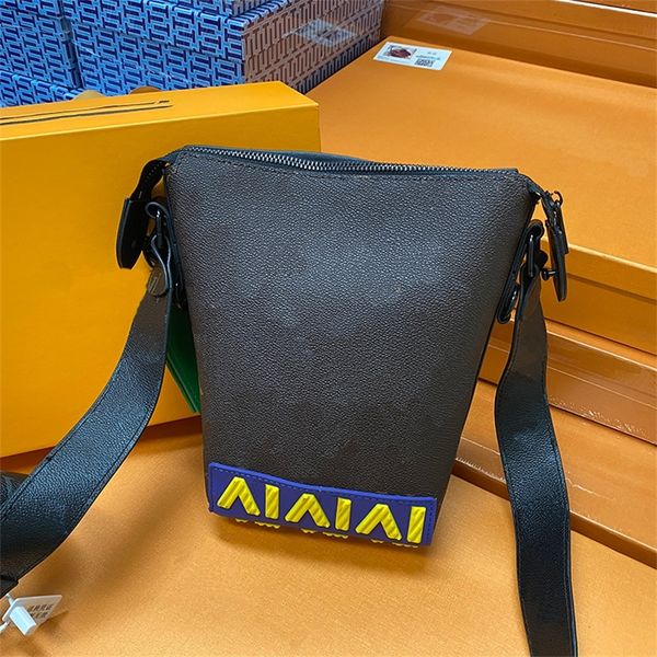 fashion handbag men's new fashion high-capacity single shoulder messenger bag simple texture bucket bag
fashion handbag men's new fashion high-capacity single shoulder messenger bag simple texture bucket bag