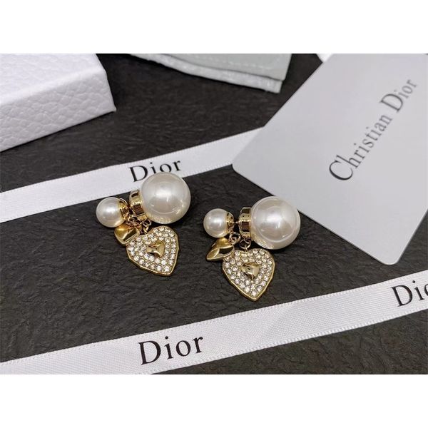 70% off outlet online 2021 new family female letter full of zircon small silver pin earrings fashion, Golden
70% off outlet online 2021 new family female letter full of zircon small silver pin earrings fashion, Golden