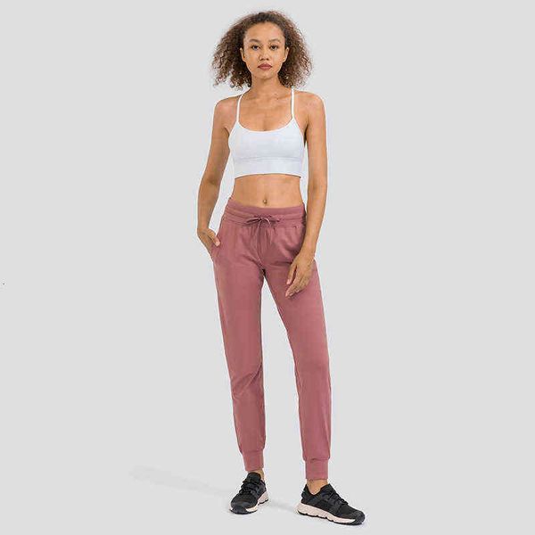 women's pants capris 2022 autumn and winter high waist yoga pant's elastic running fitns pants slim fit leggings, Black;white
women's pants capris 2022 autumn and winter high waist yoga pant's elastic running fitns pants slim fit leggings, Black;white