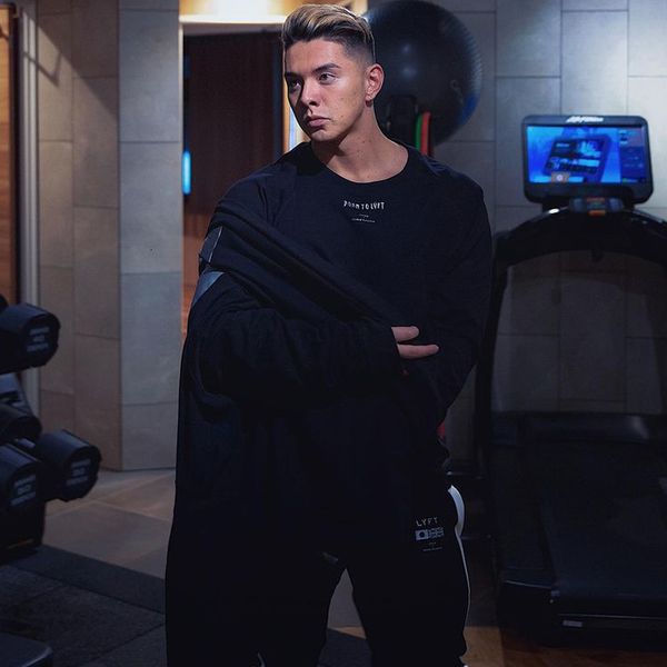 new 2021 stylish long sleeve fitness mens t muscle joggers bodybuilding t-shirt male gym clothes slim fit tee shirt kyoh, White;black
new 2021 stylish long sleeve fitness mens t muscle joggers bodybuilding t-shirt male gym clothes slim fit tee shirt kyoh, White;black