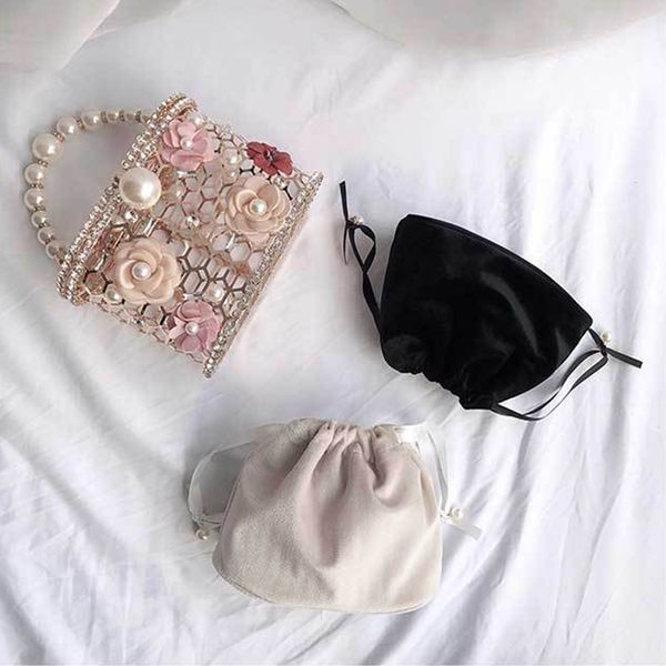 wedding bags purse elegant flower pearl evening rhinestone metal hollow party bucket clutch 2021
wedding bags purse elegant flower pearl evening rhinestone metal hollow party bucket clutch 2021