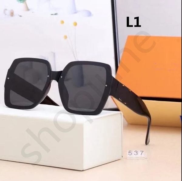 luxury brand women's big-frame fashion trendy sunglasses 537 stars with the same style on vacation, outing, driving, White;black
luxury brand women's big-frame fashion trendy sunglasses 537 stars with the same style on vacation, outing, driving, White;black