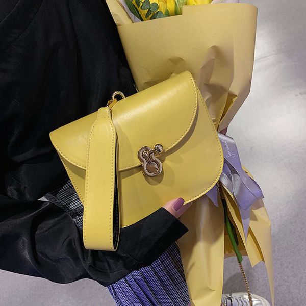 hbp semicircle saddle new 2021 fashion chain portable one shoulder cross carrying small women's bag
hbp semicircle saddle new 2021 fashion chain portable one shoulder cross carrying small women's bag