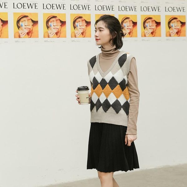 women's vests 2021 autumn and winter hong kong style retro casual all-match vest loose color matching sleeveless v-neck sweater women, Black;white
women's vests 2021 autumn and winter hong kong style retro casual all-match vest loose color matching sleeveless v-neck sweater women, Black;white