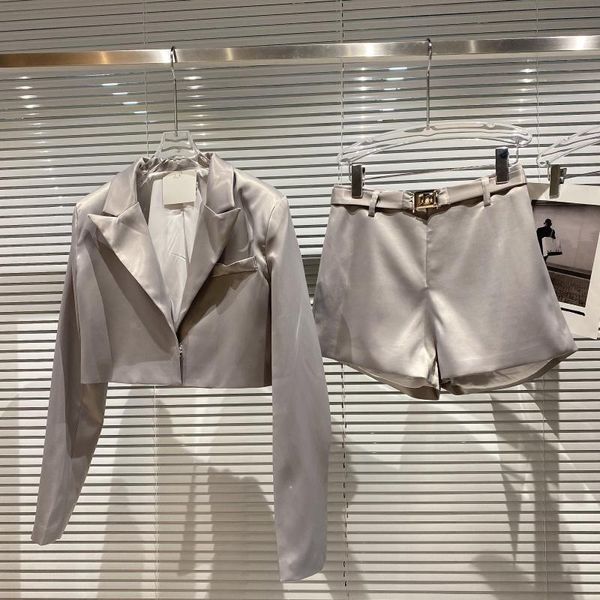 women's tracksuits silk short coat blazer and metal belt shorts two piece set 2021 autumn temperament celebrity outfit, Gray
women's tracksuits silk short coat blazer and metal belt shorts two piece set 2021 autumn temperament celebrity outfit, Gray