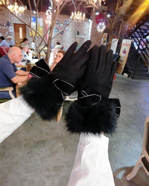 sports gloves cashmere bowknot hair fashion korean women's winter warm thicken touch screen a405, Black
sports gloves cashmere bowknot hair fashion korean women's winter warm thicken touch screen a405, Black