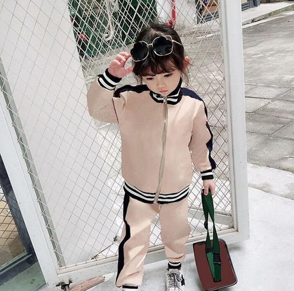 kids tracksuits two pieces set boys girls letter printed teen jackets pants casual sport style clothing suit child clothes fashion 2 styles, White
kids tracksuits two pieces set boys girls letter printed teen jackets pants casual sport style clothing suit child clothes fashion 2 styles, White
