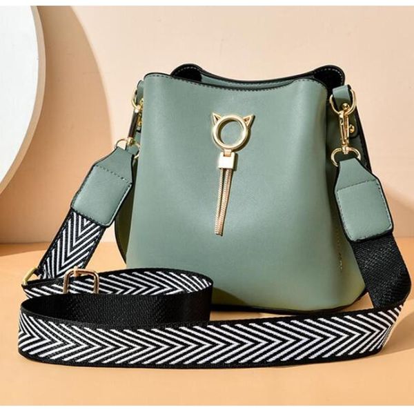 evening bags quality wide strap female pu leather bucket handbag women's handbags fashion brand designer lady's shoulder crossbody
evening bags quality wide strap female pu leather bucket handbag women's handbags fashion brand designer lady's shoulder crossbody