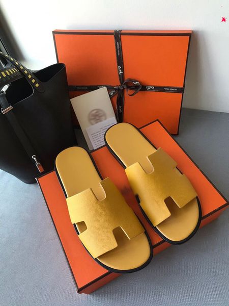 2021 slipper designer slide summer sandals fashion men beach indoor flat flip flops leather luxurys shoes mens slippers with box size 39-45, Black
2021 slipper designer slide summer sandals fashion men beach indoor flat flip flops leather luxurys shoes mens slippers with box size 39-45, Black
