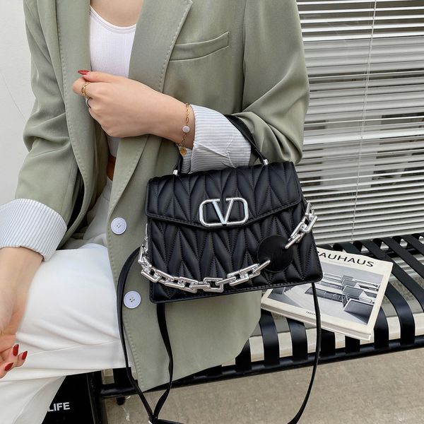 handbags felicie purse designers luxurys fashion and atmosphere 2021 black chain small square bag women's cross carrying public design, Black;red
handbags felicie purse designers luxurys fashion and atmosphere 2021 black chain small square bag women's cross carrying public design, Black;red