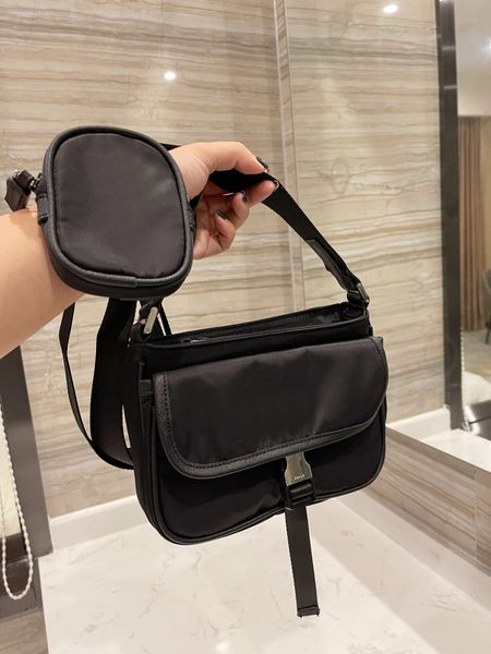 ladies brand messenger bag luxurys designers 2021 women handbag fashion handbags mother shoulder bags artwork cossbody wallet totes letter c
ladies brand messenger bag luxurys designers 2021 women handbag fashion handbags mother shoulder bags artwork cossbody wallet totes letter c