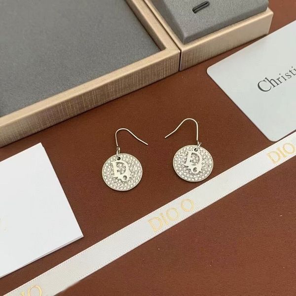 special offer 2021 luxury designer jewelry / 2021 new star same round brand diamond earrings han fan girl, Gray
special offer 2021 luxury designer jewelry / 2021 new star same round brand diamond earrings han fan girl, Gray