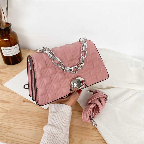 2021 summer embossed small square bag hand chain fashion foreign style flip one shoulder diagonal women's trend
2021 summer embossed small square bag hand chain fashion foreign style flip one shoulder diagonal women's trend
