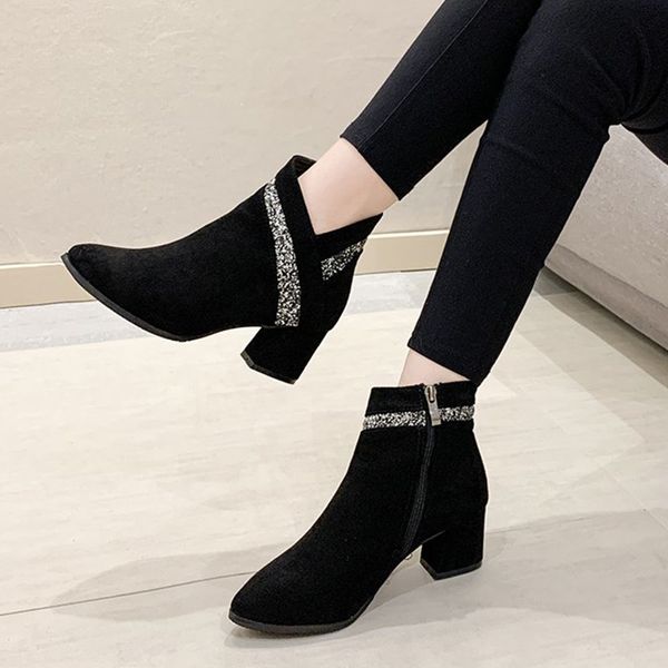 2020 fashion women boots black short boots comfortable ankle boots convenient zipper pointed short ladies casual boot
2020 fashion women boots black short boots comfortable ankle boots convenient zipper pointed short ladies casual boot