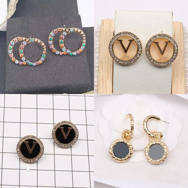 20color 18k gold plated designer letters stud earrings small sweet wind geometric crystal rhinestone pearl wedding for party jewelry accesso, Golden;silver
20color 18k gold plated designer letters stud earrings small sweet wind geometric crystal rhinestone pearl wedding for party jewelry accesso, Golden;silver