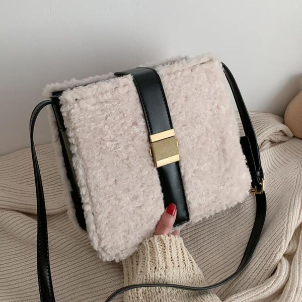 cross body elegant female square crossbody bag 2021 winter high-quality velvet women's designer handbag lock shoulder messenger
cross body elegant female square crossbody bag 2021 winter high-quality velvet women's designer handbag lock shoulder messenger