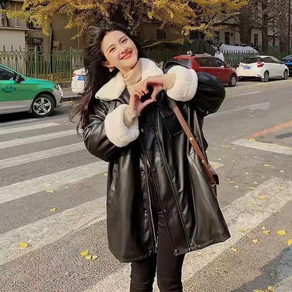 women's jackets retro hong kong flavor autumn and winter plus velvet leather black motorcycle jacket mid-length 2021 lamb fur collar pa, Black;brown
women's jackets retro hong kong flavor autumn and winter plus velvet leather black motorcycle jacket mid-length 2021 lamb fur collar pa, Black;brown