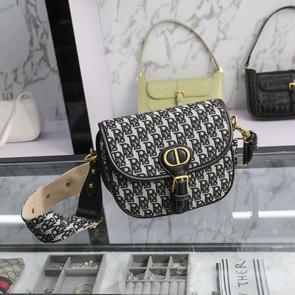 70% off luxury design handbag hong kong leather women's 2021 new fashion saddle cross half circle embroidery canvas one shoulder bag tc
70% off luxury design handbag hong kong leather women's 2021 new fashion saddle cross half circle embroidery canvas one shoulder bag tc