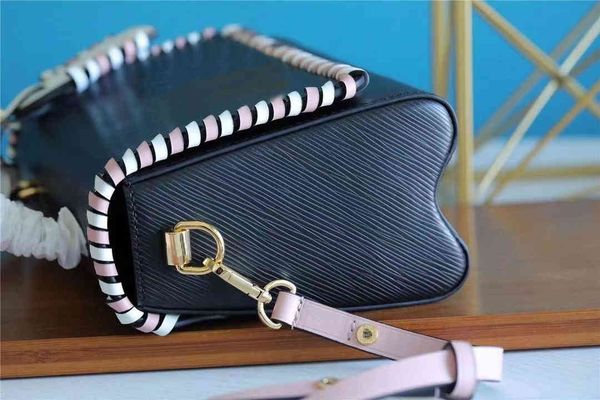 m57537 m57317 mm pm handbag fashion trendy lady real leather shoulder s crossbody bag with two-tone calfskin braiding m50280 totes
m57537 m57317 mm pm handbag fashion trendy lady real leather shoulder s crossbody bag with two-tone calfskin braiding m50280 totes