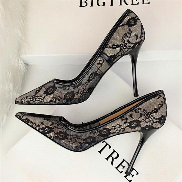 2021 black flower lace mesh pumps women pointed fashion party shoes show thin high heels shoes women's office shallow
2021 black flower lace mesh pumps women pointed fashion party shoes show thin high heels shoes women's office shallow