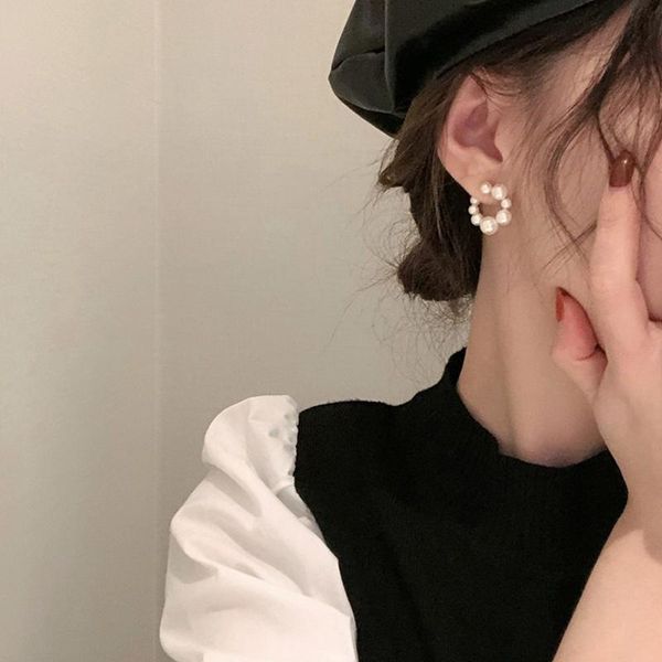 2021 korean elegant shiny cubic zircon rhinestone hoop earrings for women simulate pearl circle gift, Golden;silver
2021 korean elegant shiny cubic zircon rhinestone hoop earrings for women simulate pearl circle gift, Golden;silver