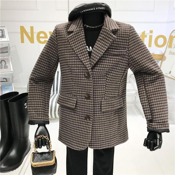 woolen cloth plaid temperament coat women's winter 2021 niche design new retro casual casual suit, White;black
woolen cloth plaid temperament coat women's winter 2021 niche design new retro casual casual suit, White;black
