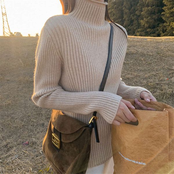high necked sweater for women in autumn and winter, White;black 
high necked sweater for women in autumn and winter, White;black
