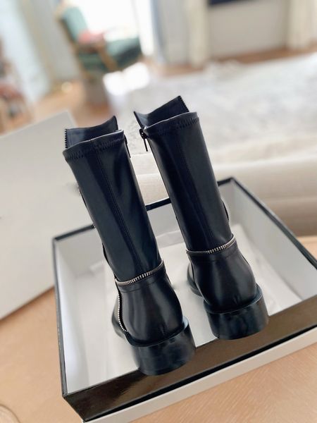 flat casual classic sell chains fashion designer boots new thick bottom luxury leather woman goddess has long legs shoes fall and winter, Black
flat casual classic sell chains fashion designer boots new thick bottom luxury leather woman goddess has long legs shoes fall and winter, Black