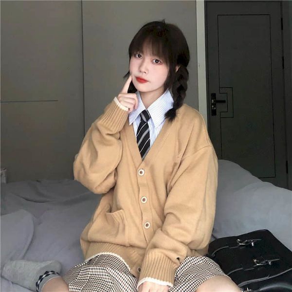 female autumn suit student loose korean verse with neckline v cardigan sweater striped shirt + plaid skirt three-piece 26fc, Black;gray
female autumn suit student loose korean verse with neckline v cardigan sweater striped shirt + plaid skirt three-piece 26fc, Black;gray
