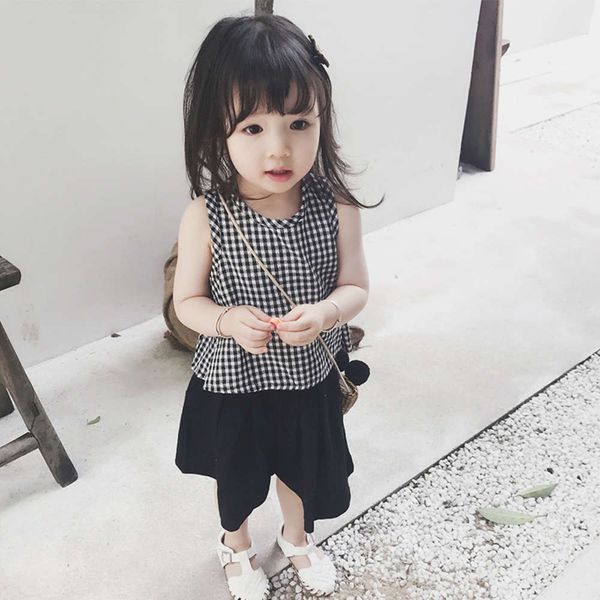 a-line plaid girls' vest suit widened leg pants 21 summer new children's wear 2-7 years old, White
a-line plaid girls' vest suit widened leg pants 21 summer new children's wear 2-7 years old, White