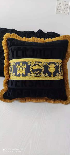 cushion/decorative pillow 2021 style design european and american pillowcase living room cushion cover two side different patte
cushion/decorative pillow 2021 style design european and american pillowcase living room cushion cover two side different patte